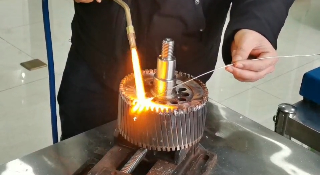 大型電機轉(zhuǎn)子焊接 大型電機轉(zhuǎn)子焊接